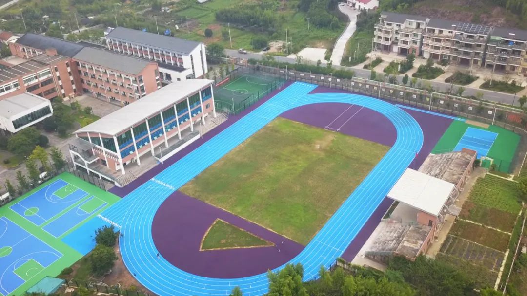 建德市52所中小學(xué)體育場(chǎng)地（館）開放，憑市民卡刷卡進(jìn)校